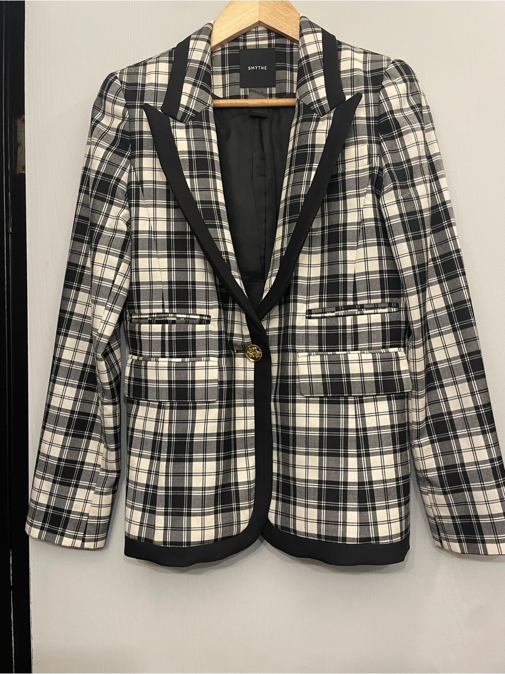 SMYTHE Peaked Lapel Wool Blazer in Black and White
